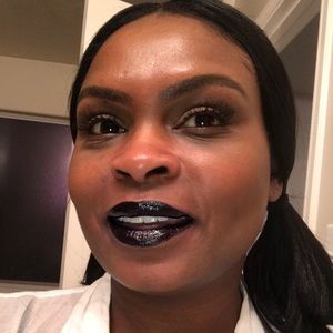 Meet your Posher, Lowanda